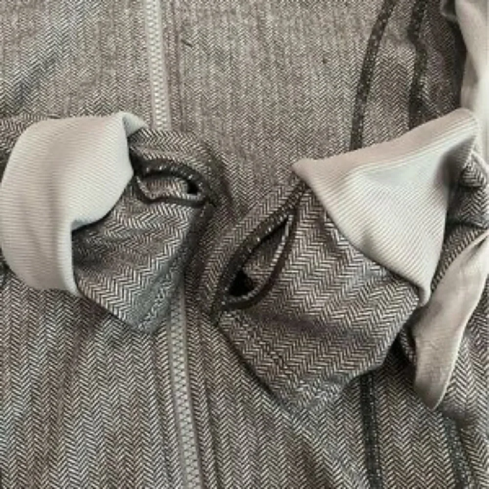 N/A lightweight gray